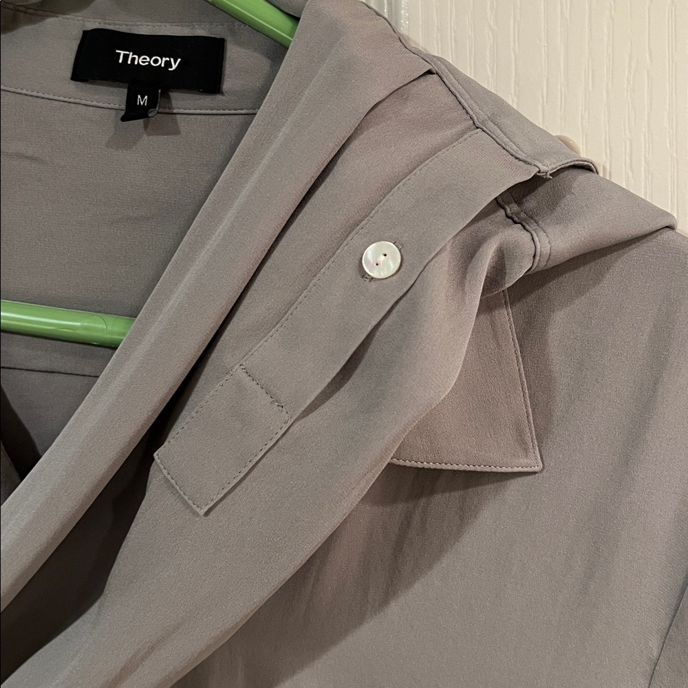 Theory Grey Gorgeous Silk Classic Fitted Collared Long Sleeve Blouse - S/M - Picture 13 of 16
